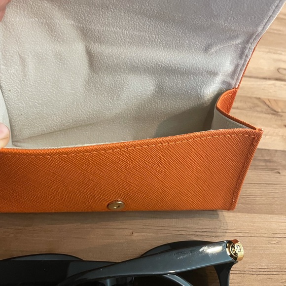 Tory Burch Sunglasses Dark Tortoise - Picture 6 of 8